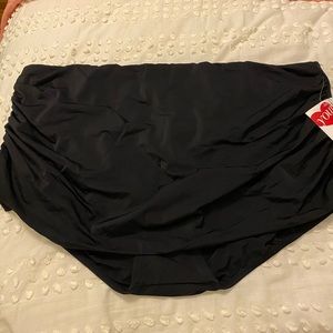 Skirted swim bottom
